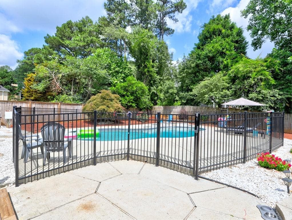 4 bedroom, 3 bathroom, 2,943 sq ft single family residence for sale at 355 Wesfork Way, Suwanee, GA 30024 — photo 4