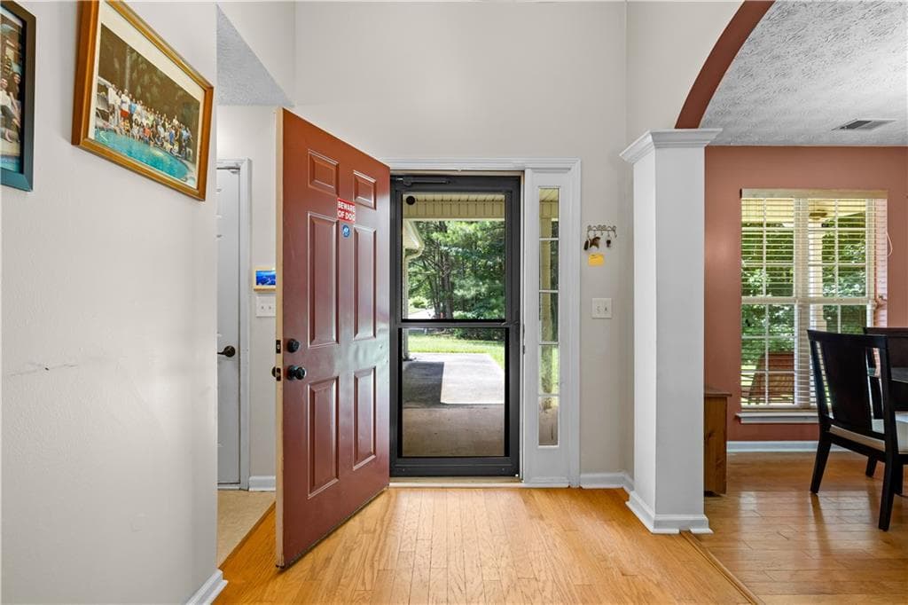 3 bedroom, 2 bathroom, 1,916 sq ft single family residence for sale at 333 Cascade Court, Hampton, GA 30228 — photo 4