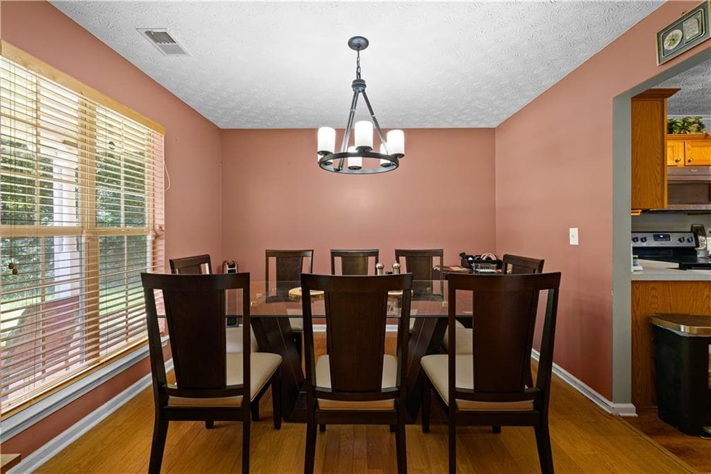 3 bedroom, 2 bathroom, 1,916 sq ft single family residence for sale at 333 Cascade Court, Hampton, GA 30228 — photo 6