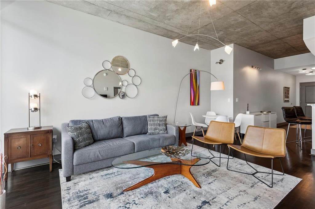 1 bedroom, 1 bathroom, 828 sq ft condominium under contract at 44 Peachtree Place 1733, Atlanta, GA 30309 — photo 10