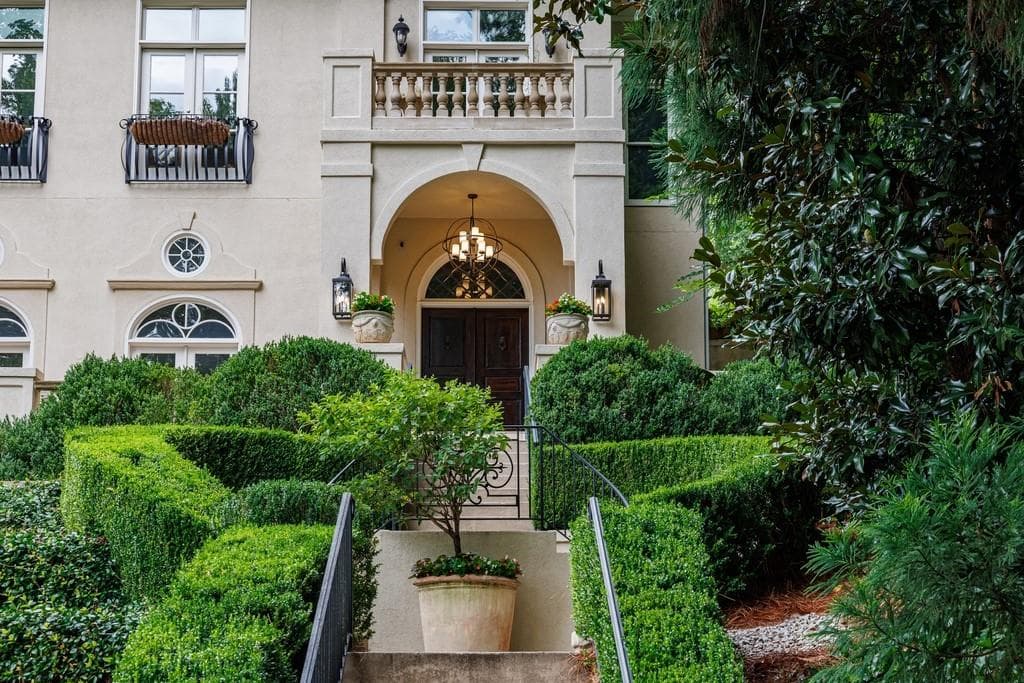 4 bedroom, 6 bathroom, 5,382 sq ft single family residence for sale at 388 Beverly Road, Atlanta, GA 30309 — photo 2