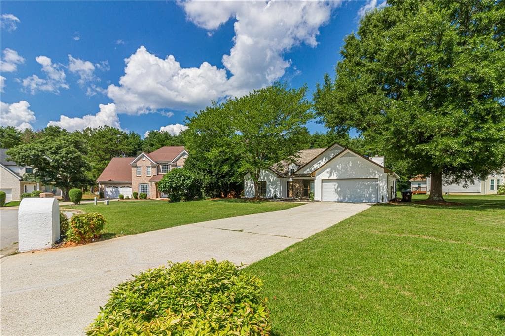 3 bedroom, 2 bathroom, 1,790 sq ft single family residence for sale at 100 Winslow Court, Mcdonough, GA 30253 — photo 5