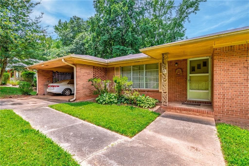 3057 Thrasher Circle, Decatur, GA 30032 — most recent listing photo