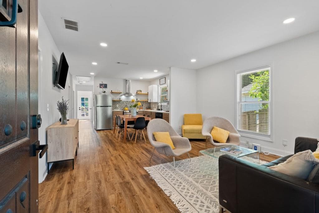 4 bedroom, 3 bathroom, 1,500 sq ft single family residence for sale at 2352 Herring Road, Atlanta, GA 30311 — photo 7