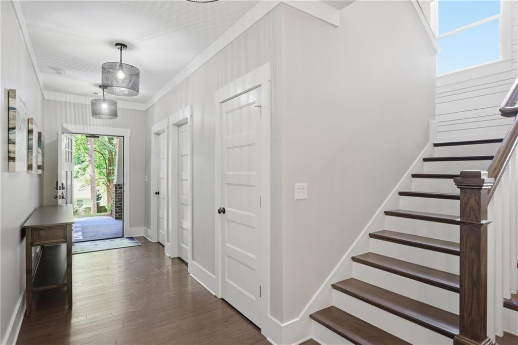 5 bedroom, 3 bathroom, 2,588 sq ft single family residence for sale at 2598 E Tupelo Street, Atlanta, GA 30317 — photo 8