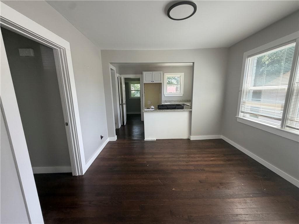 3 bedroom, 2 bathroom, 1,488 sq ft single family residence under contract at 1714 Emerald Avenue, Atlanta, GA 30310 — photo 2