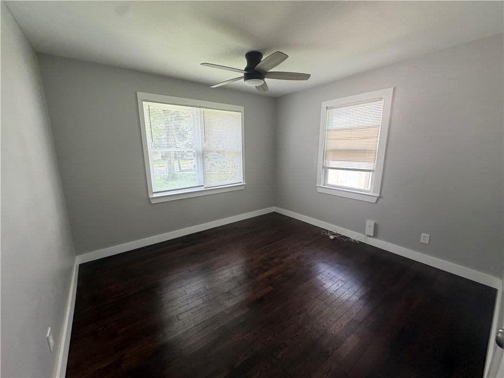 3 bedroom, 2 bathroom, 1,488 sq ft single family residence under contract at 1714 Emerald Avenue, Atlanta, GA 30310 — photo 5