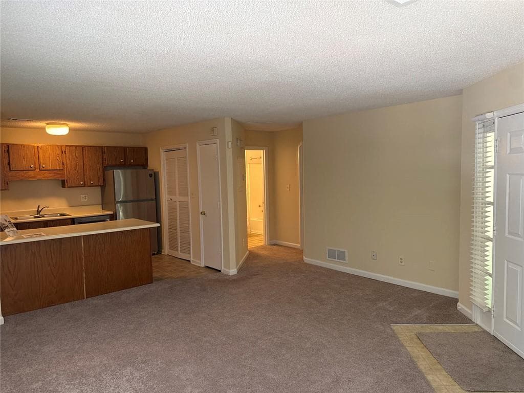 1 bedroom, 1 bathroom, 1,600 sq ft apartment for rent at 1600 Oakpointe Drive G, Marietta, GA 30008 for $1,150 a month — photo 4