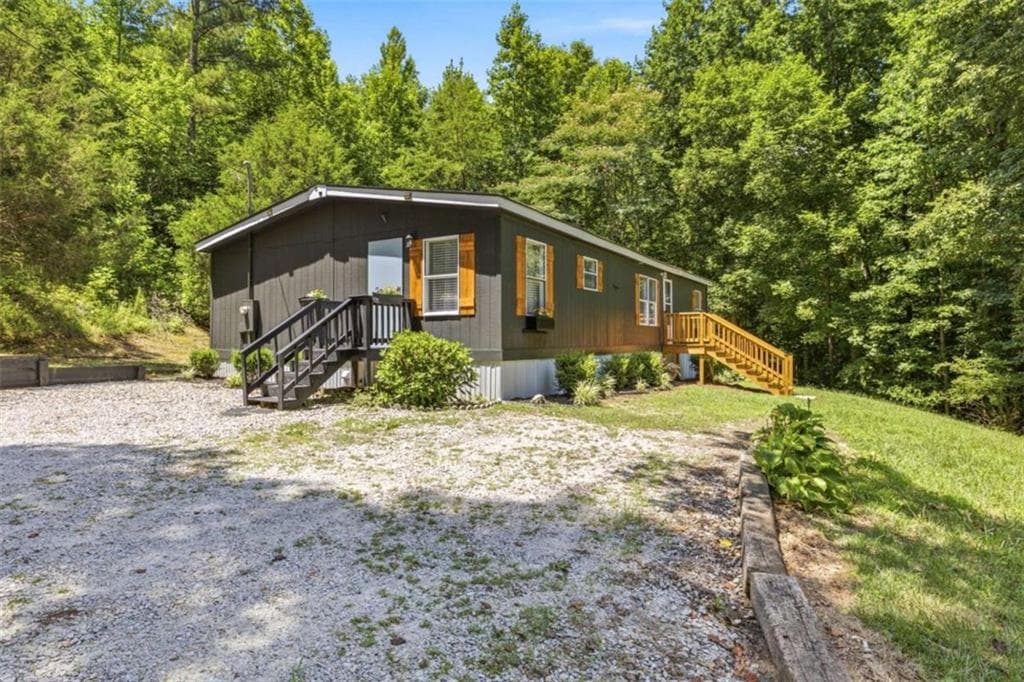 3 bedroom, 2 bathroom, 1,404 sq ft single family residence for sale at 3561 Yonah Homer Road, Alto, GA 30510 — photo 3