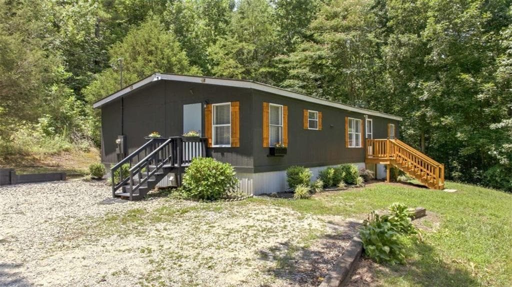 3 bedroom, 2 bathroom, 1,404 sq ft single family residence for sale at 3561 Yonah Homer Road, Alto, GA 30510 — photo 4