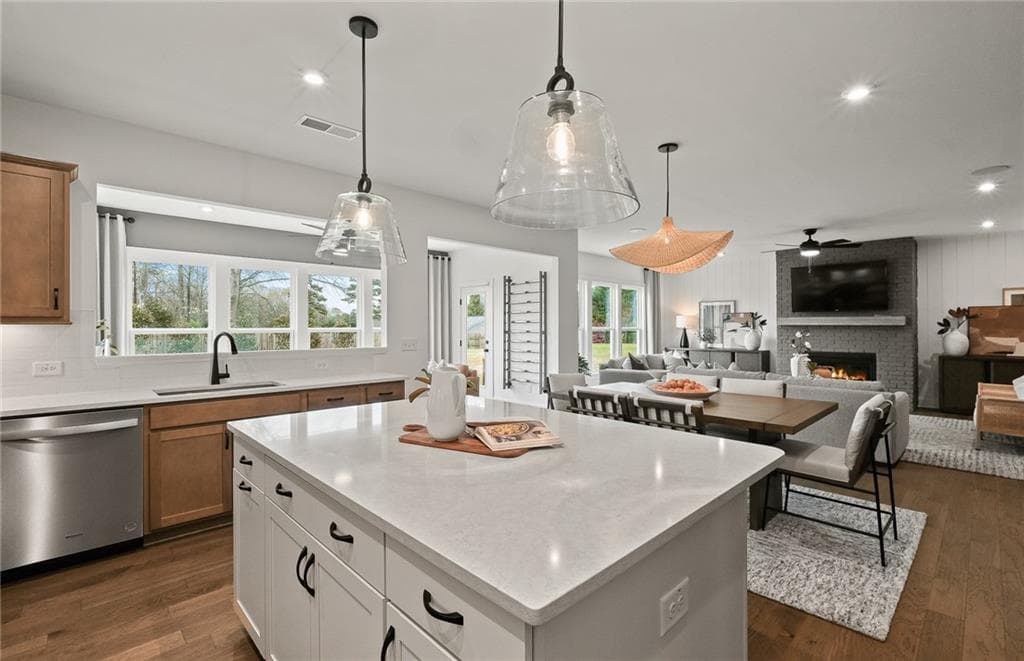 5 bedroom, 4 bathroom, 3,554 sq ft single family residence for sale at 7266 Thistle Down Way, Flowery Branch, GA 30542 — photo 10