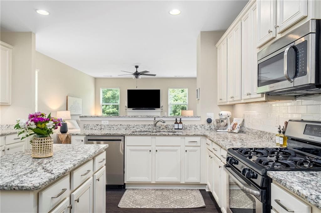 4 bedroom, 3 bathroom, 2,359 sq ft single family residence for sale at 120 Kasey Drive, Woodstock, GA 30189 — photo 6