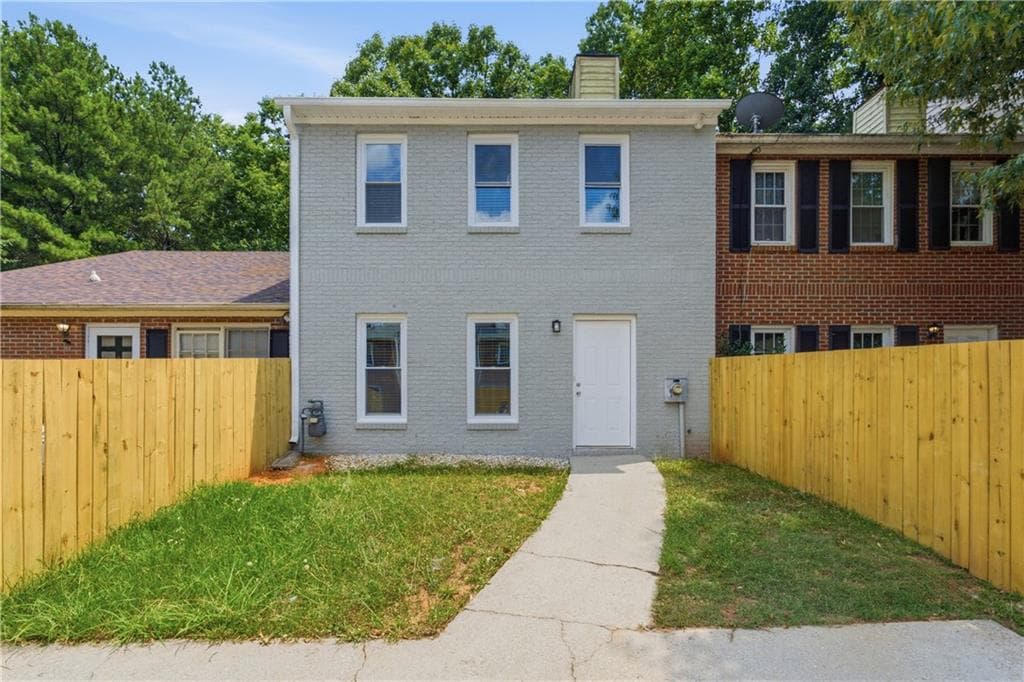 2 bedroom, 3 bathroom, 1,344 sq ft townhouse for sale at 260 Timber Creek Lane, Marietta, GA 30060 — photo 1 of 21
