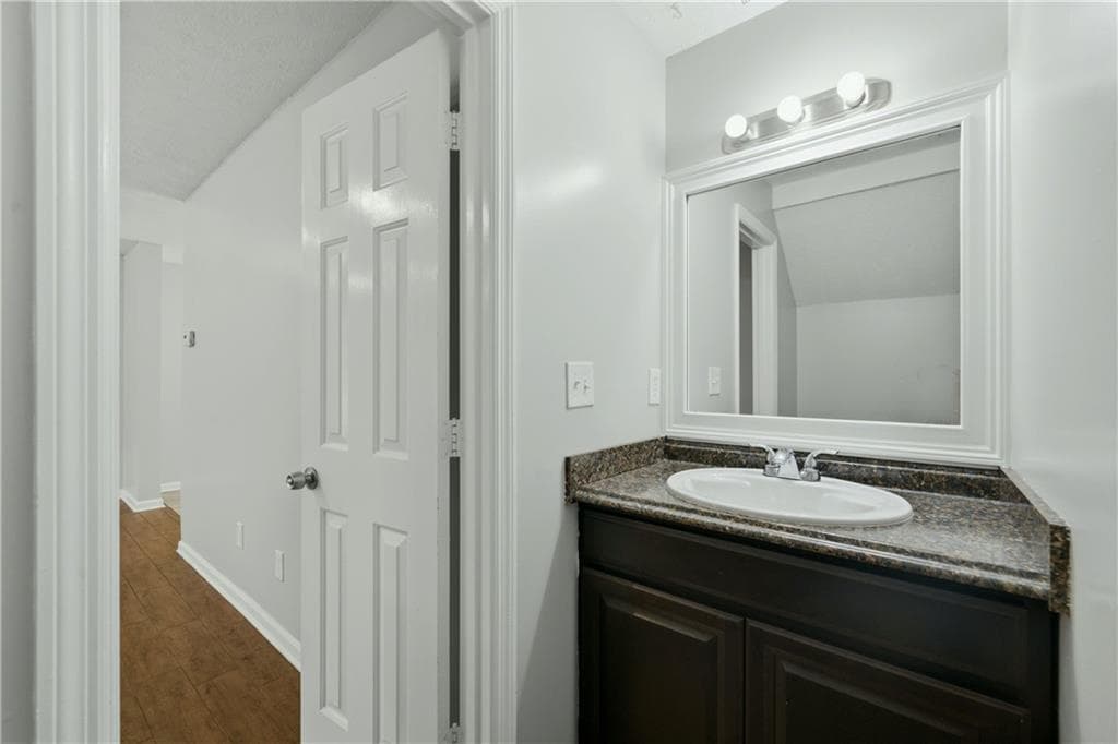 2 bedroom, 3 bathroom, 1,344 sq ft townhouse for sale at 260 Timber Creek Lane, Marietta, GA 30060 — photo 6