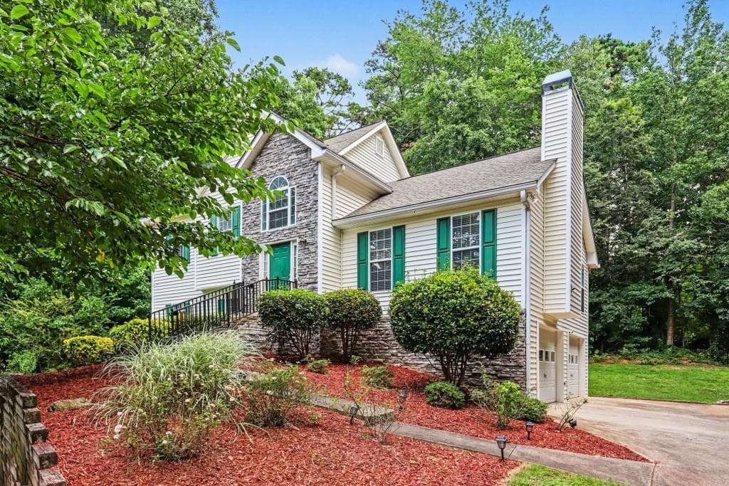 3 bedroom, 3 bathroom, 2,224 sq ft single family residence sold at 7340 Sleepy Hollow Court, Cumming, GA 30040