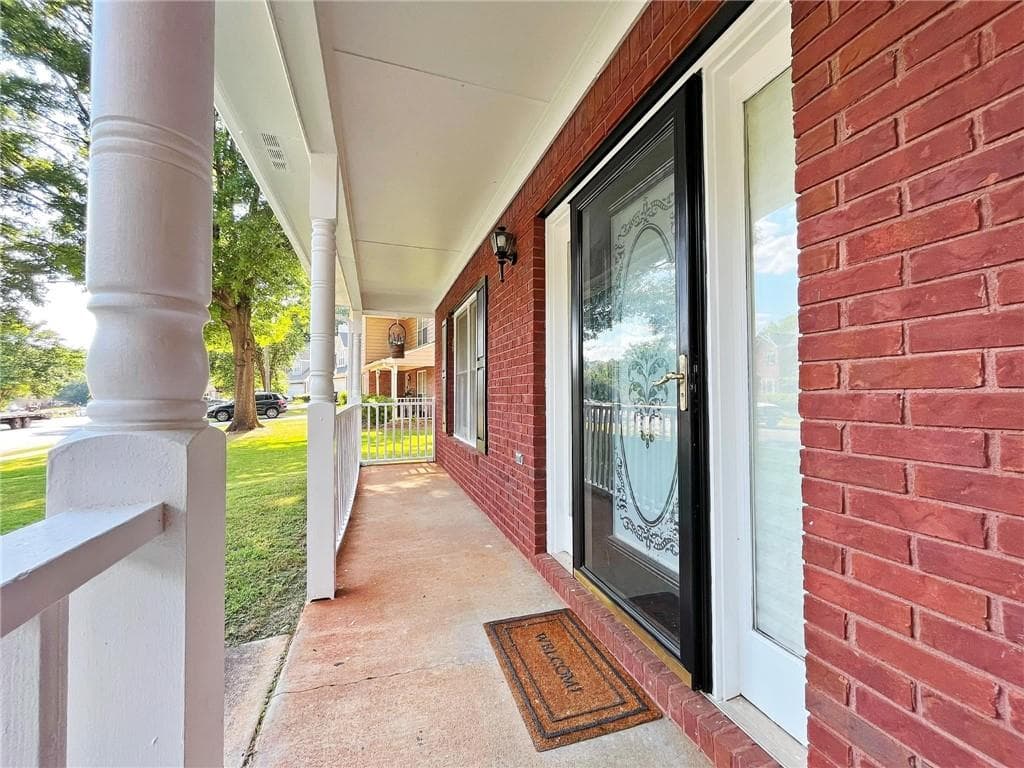 4 bedroom, 3 bathroom, 2,202 sq ft single family residence for rent at 3060 Oak Meadow Drive, Snellville, GA 30078 for $2,300 a month — photo 4