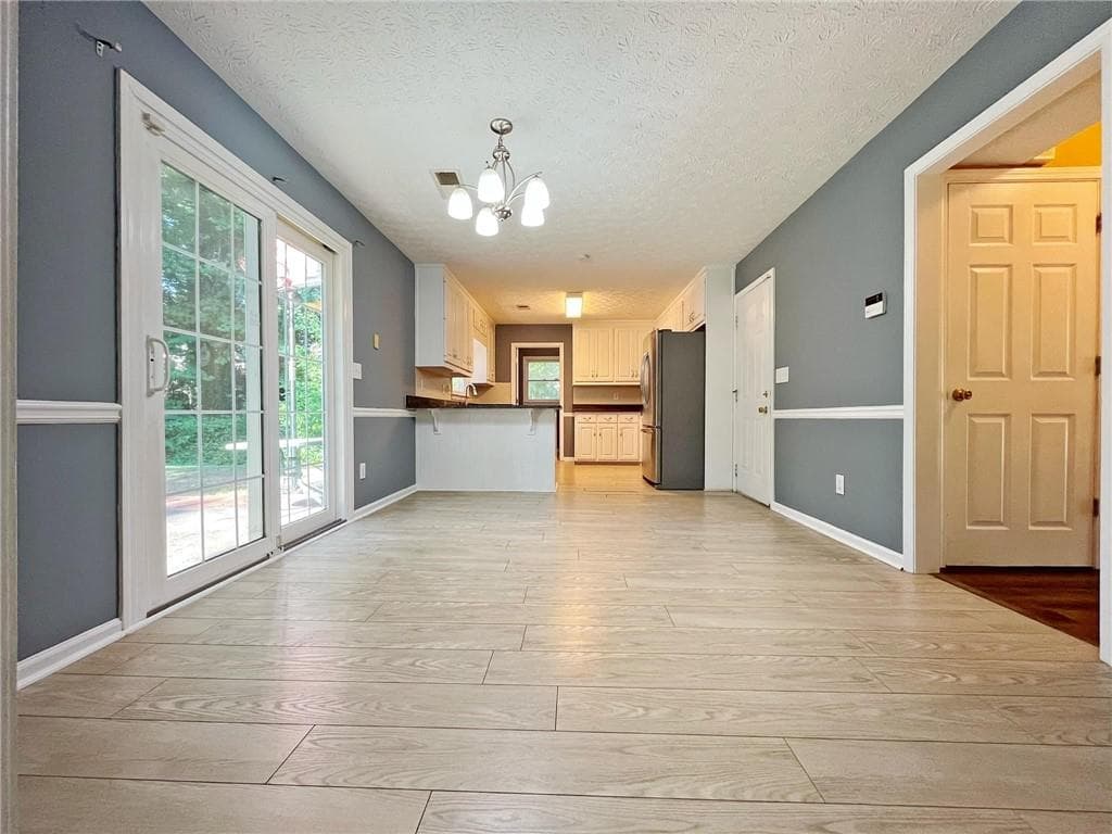 4 bedroom, 3 bathroom, 2,202 sq ft single family residence for rent at 3060 Oak Meadow Drive, Snellville, GA 30078 for $2,300 a month — photo 9