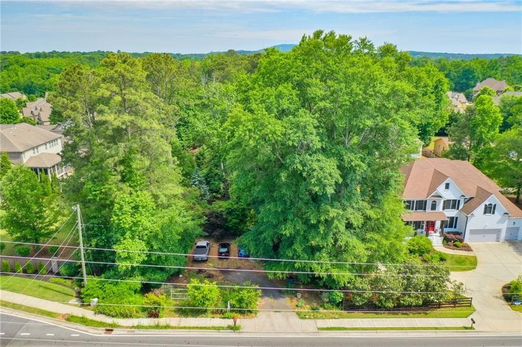 4 bedroom, 3 bathroom single family residence under contract at 3127 Post Oak Tritt Road, Marietta, GA 30062 — photo 2
