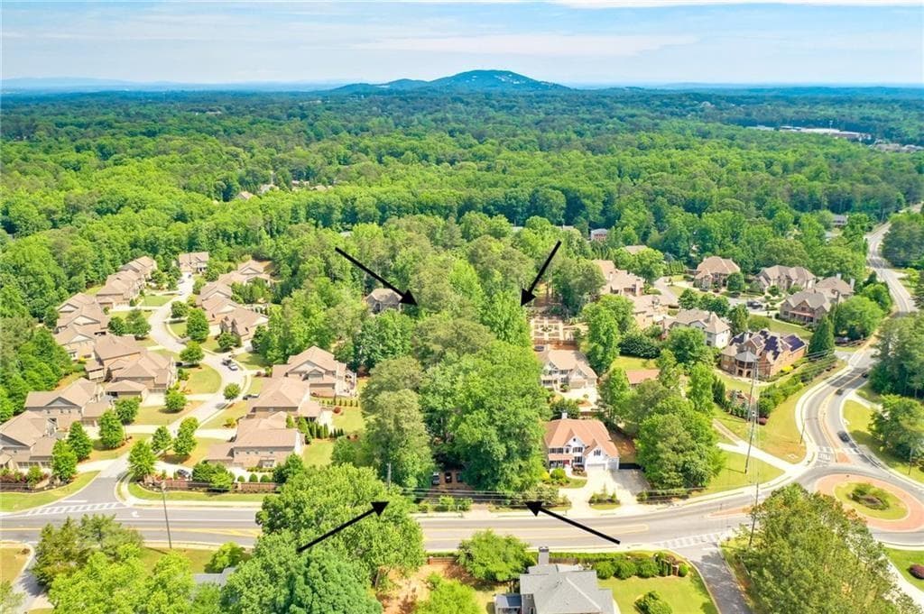 4 bedroom, 3 bathroom single family residence under contract at 3127 Post Oak Tritt Road, Marietta, GA 30062 — photo 4