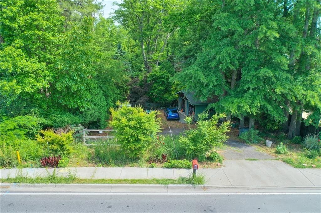4 bedroom, 3 bathroom single family residence under contract at 3127 Post Oak Tritt Road, Marietta, GA 30062 — photo 8