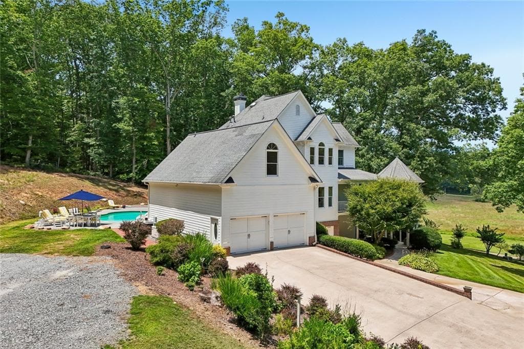 5 bedroom, 4 bathroom, 4,836 sq ft single family residence for sale at 4218 Roy Road, Ellijay, GA 30536 — photo 7
