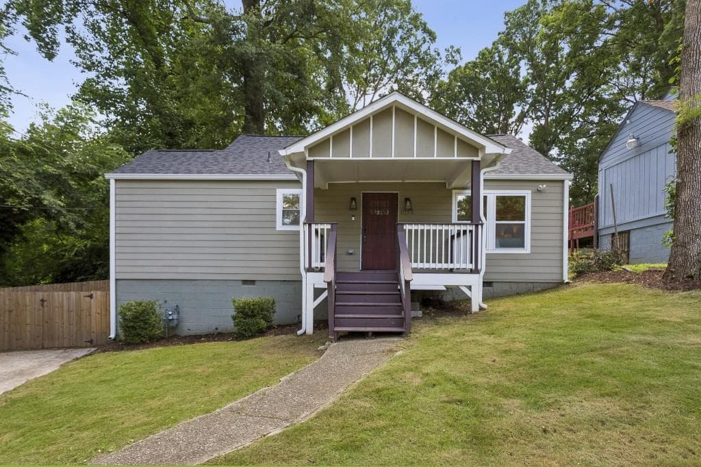 3 bedroom, 2 bathroom, 1,600 sq ft single family residence sold at 1078 Peeples Street, Atlanta, GA 30310