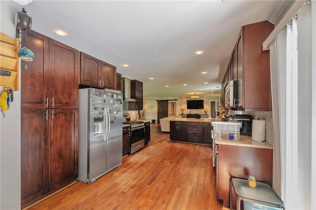 5 bedroom, 4 bathroom, 2,565 sq ft single family residence for rent at 1651 Murdock Road, Marietta, GA 30062 for $3,700 a month — photo 5