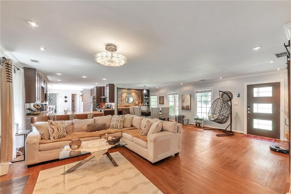 5 bedroom, 4 bathroom, 2,565 sq ft single family residence for rent at 1651 Murdock Road, Marietta, GA 30062 for $3,700 a month — photo 2