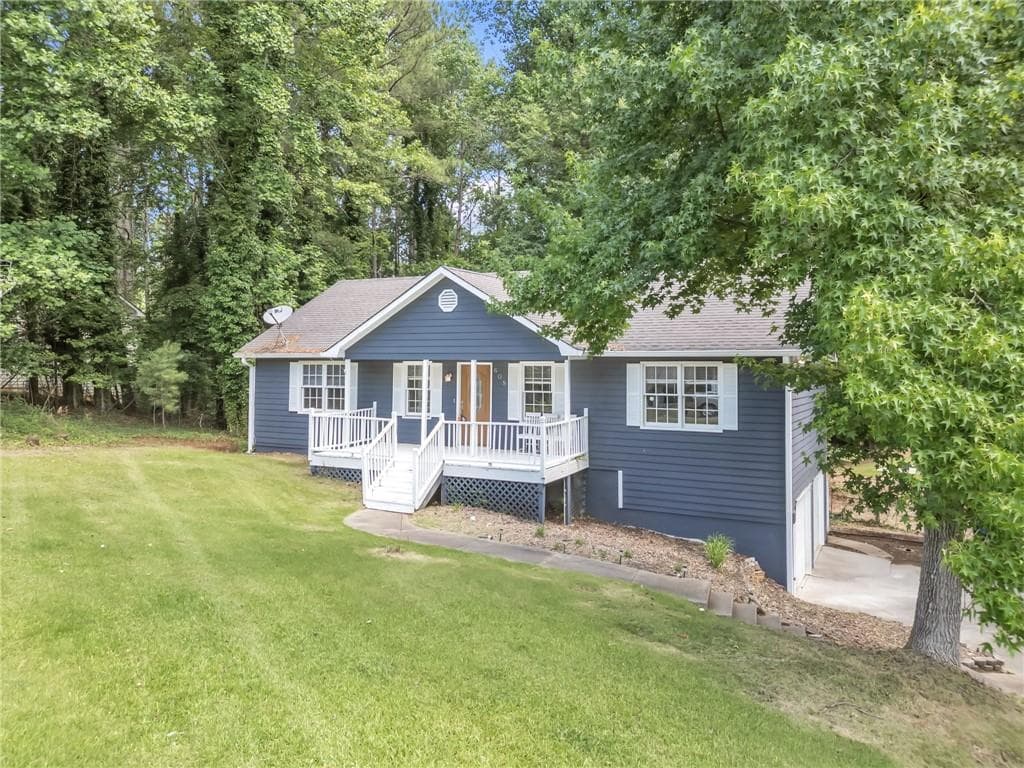 3 bedroom, 2 bathroom, 1,200 sq ft single family residence for rent at 608 Wood Ridge Drive, Woodstock, GA 30189 for $1,995 a month — photo 2
