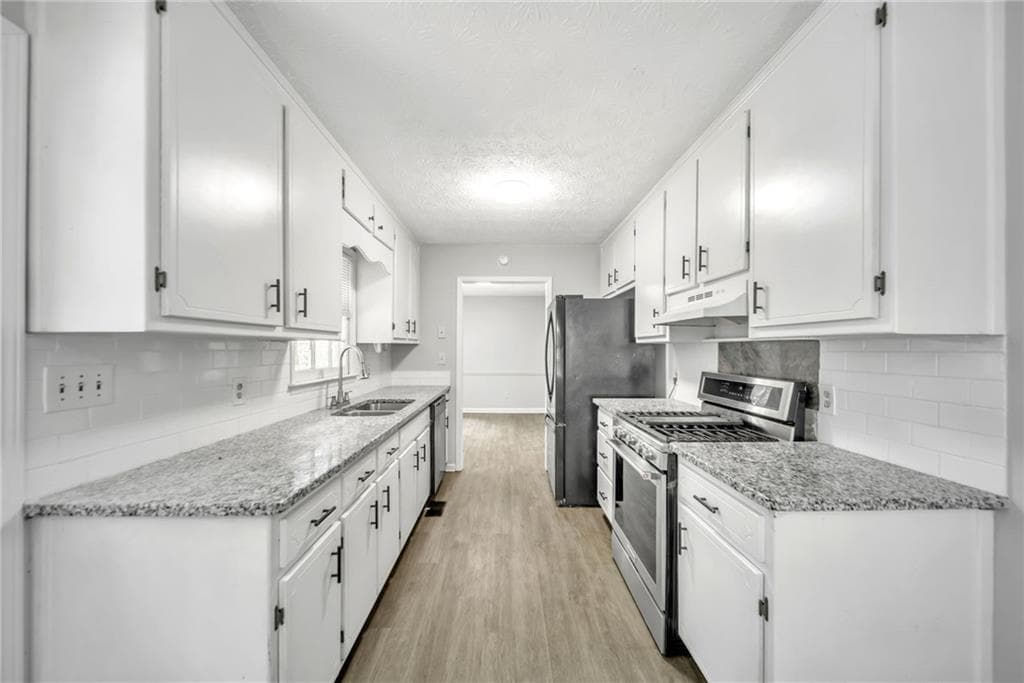 3 bedroom, 2 bathroom, 1,200 sq ft single family residence for rent at 608 Wood Ridge Drive, Woodstock, GA 30189 for $1,995 a month — photo 3