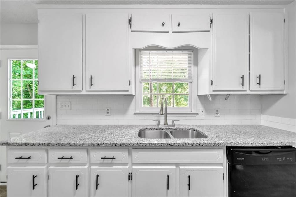 3 bedroom, 2 bathroom, 1,200 sq ft single family residence for rent at 608 Wood Ridge Drive, Woodstock, GA 30189 for $1,995 a month — photo 5