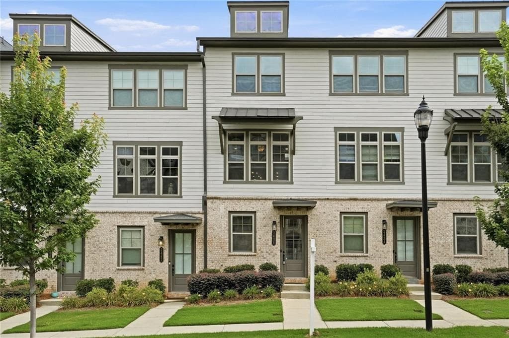 3 bedroom, 4 bathroom, 1,680 sq ft townhouse for rent at 2438 Figaro Drive, Atlanta, GA 30339 for $3,200 a month — photo 1 of 45