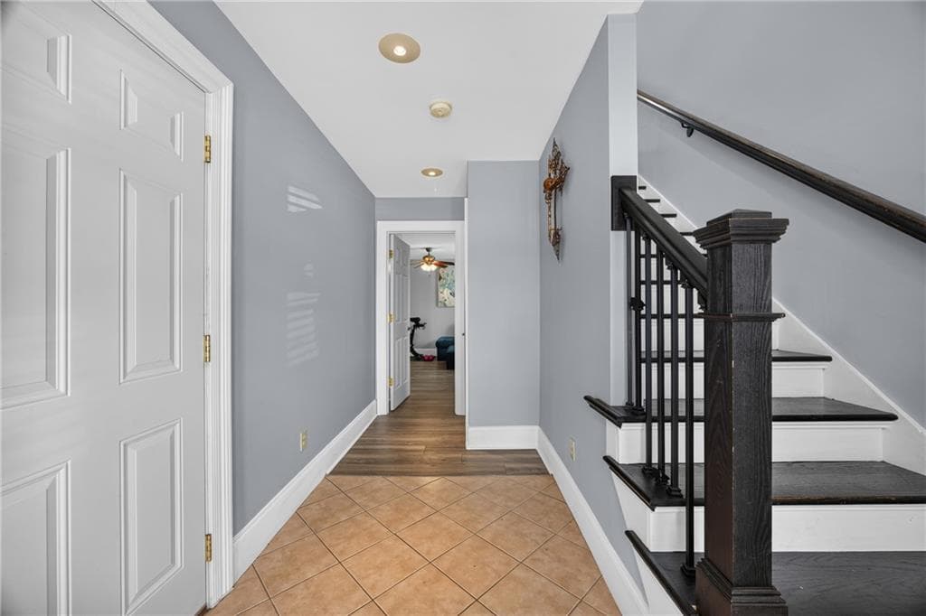 3 bedroom, 4 bathroom, 1,947 sq ft townhouse for sale at 2940 Frederica Court, Douglasville, GA 30135 — photo 4
