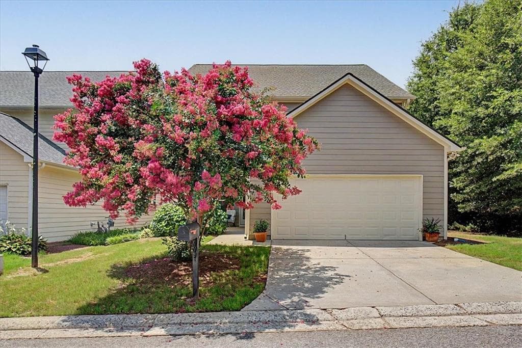 4 bedroom, 3 bathroom, 2,614 sq ft single family residence sold at 315 Montgomery Way, Woodstock, GA 30188