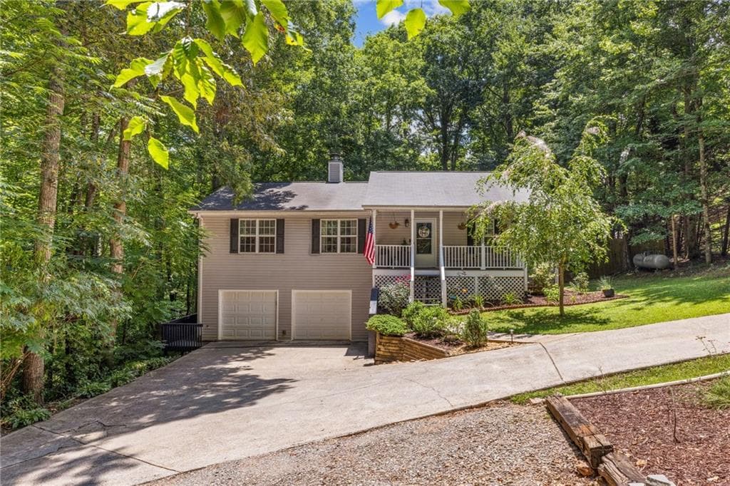 3 bedroom, 2 bathroom, 1,400 sq ft single family residence sold at 372 Jordan Road, Ball Ground, GA 30107
