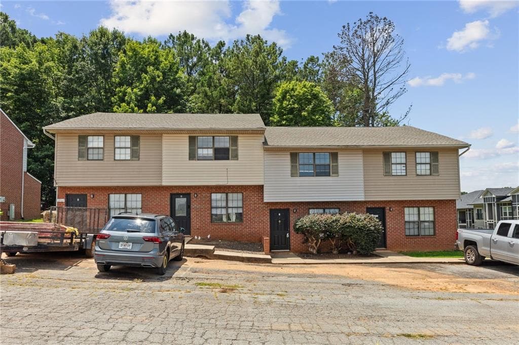 quadruplex for sale at 3767 Oakwood Hills Drive, Oakwood, GA 30566
