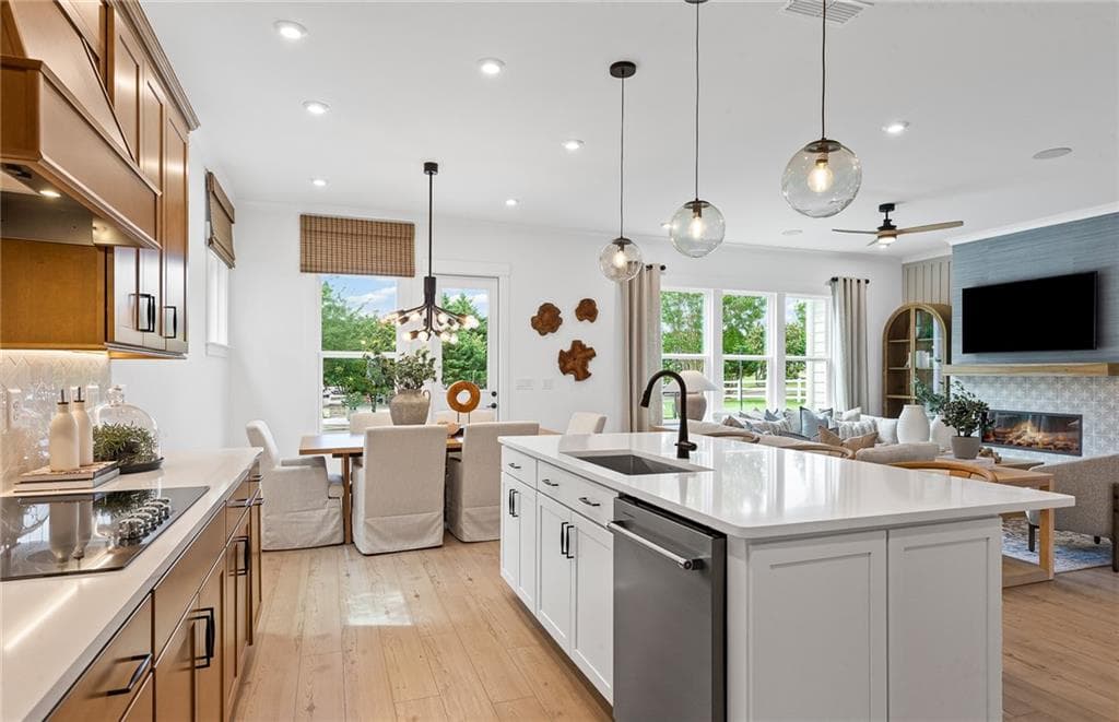 4 bedroom, 4 bathroom, 3,158 sq ft single family residence for sale at 7236 Maple Brook Lane, Flowery Branch, GA 30542 — photo 8