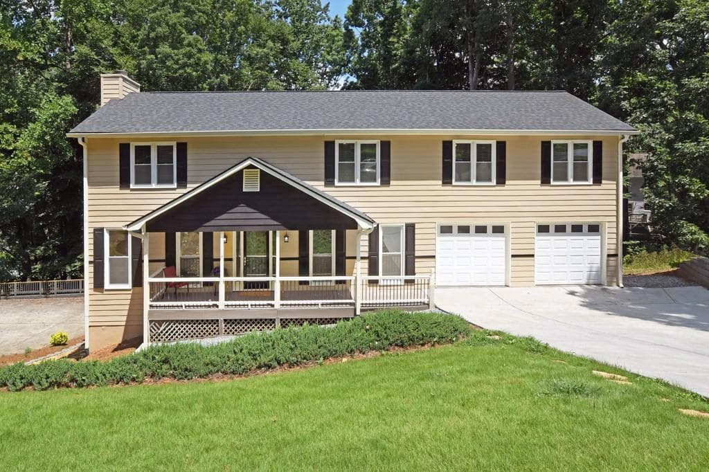 5 bedroom, 4 bathroom, 2,553 sq ft single family residence sold at 3877 Winners Court, Marietta, GA 30062