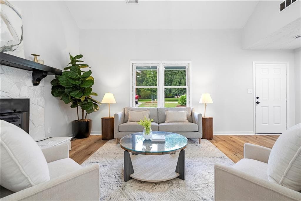 3 bedroom, 2 bathroom, 1,512 sq ft single family residence under contract at 201 Cabriolet Trail, Mcdonough, GA 30253 — photo 5