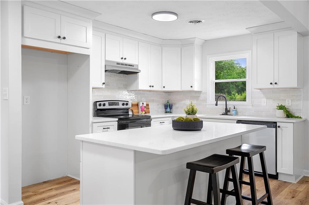 3 bedroom, 2 bathroom, 1,512 sq ft single family residence under contract at 201 Cabriolet Trail, Mcdonough, GA 30253 — photo 9