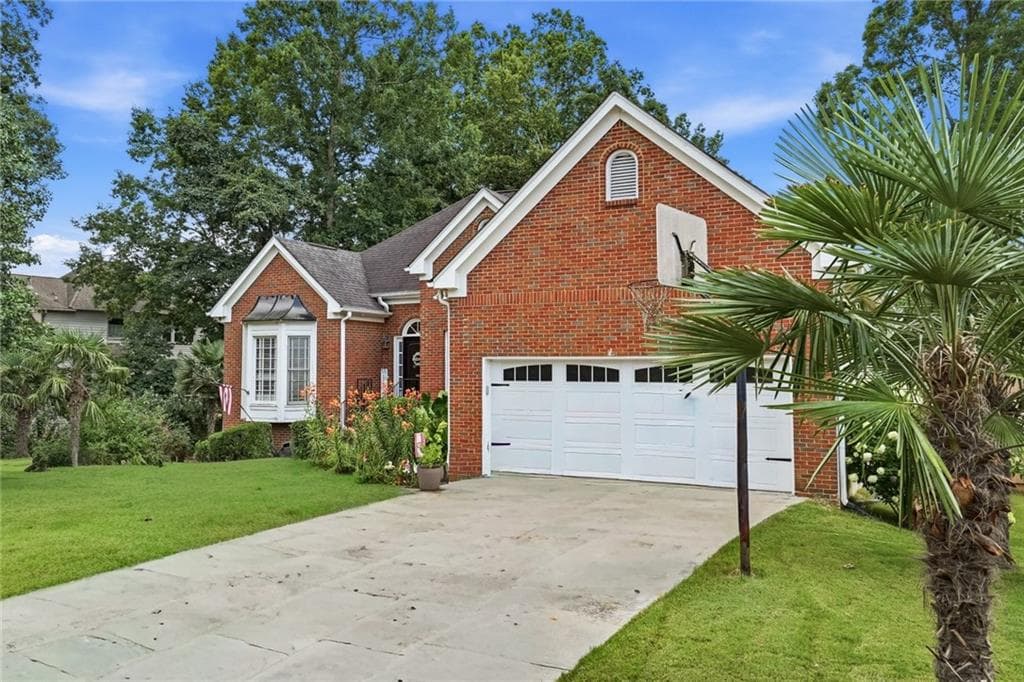 4 bedroom, 3 bathroom, 3,735 sq ft single family residence under contract at 2116 Gatwick Drive, Lawrenceville, GA 30043 — photo 2