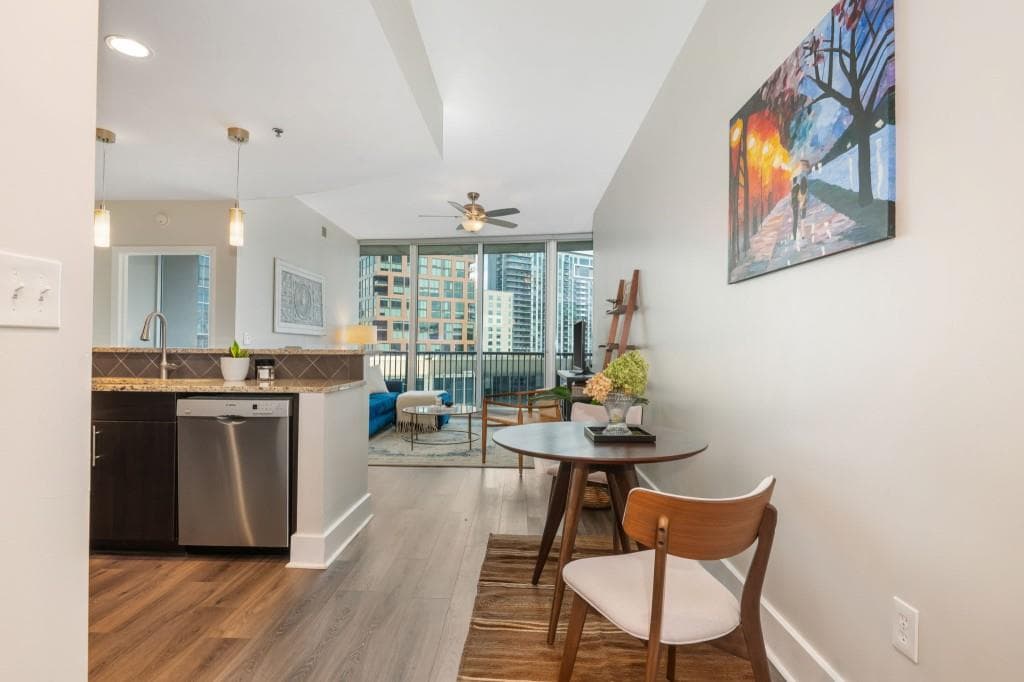 1 bedroom, 1 bathroom, 867 sq ft condominium for sale at 1080 Peachtree Street 1205, Atlanta, GA 30309 — photo 6