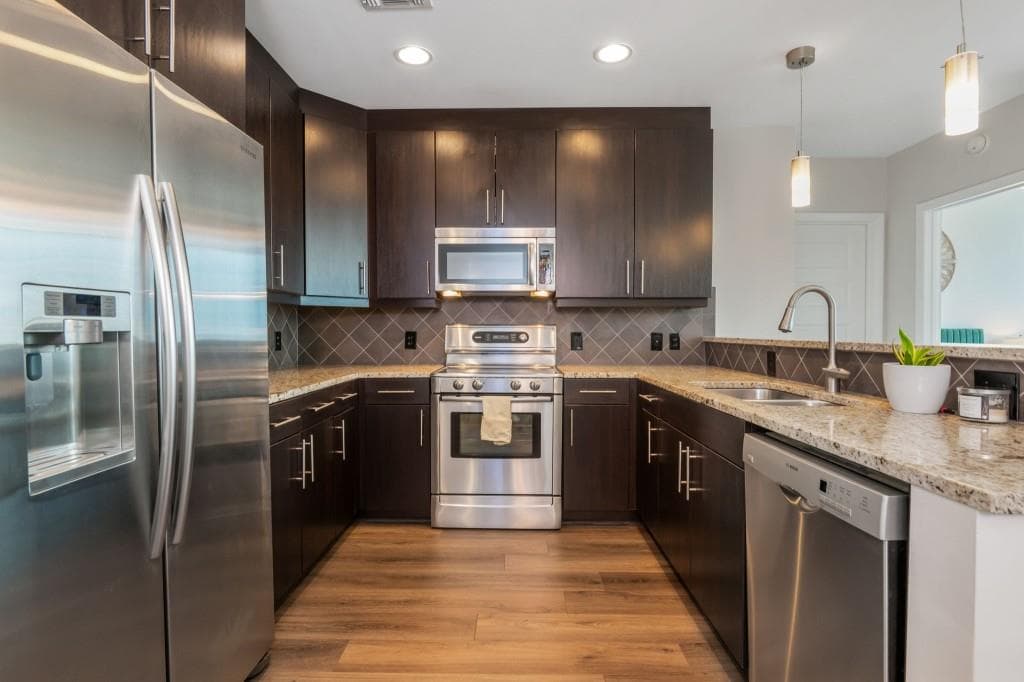 1 bedroom, 1 bathroom, 867 sq ft condominium for sale at 1080 Peachtree Street 1205, Atlanta, GA 30309 — photo 7