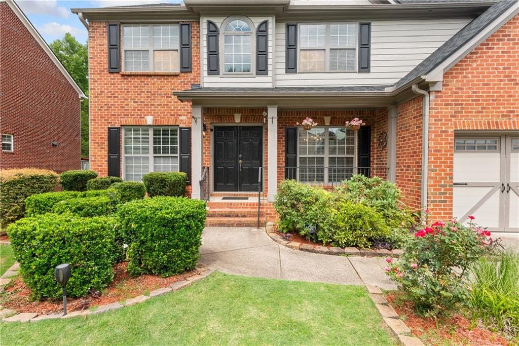 6 bedroom, 3 bathroom, 3,445 sq ft single family residence for rent at 5325 Plymouth Place, Alpharetta, GA 30005 for $3,600 a month — photo 2