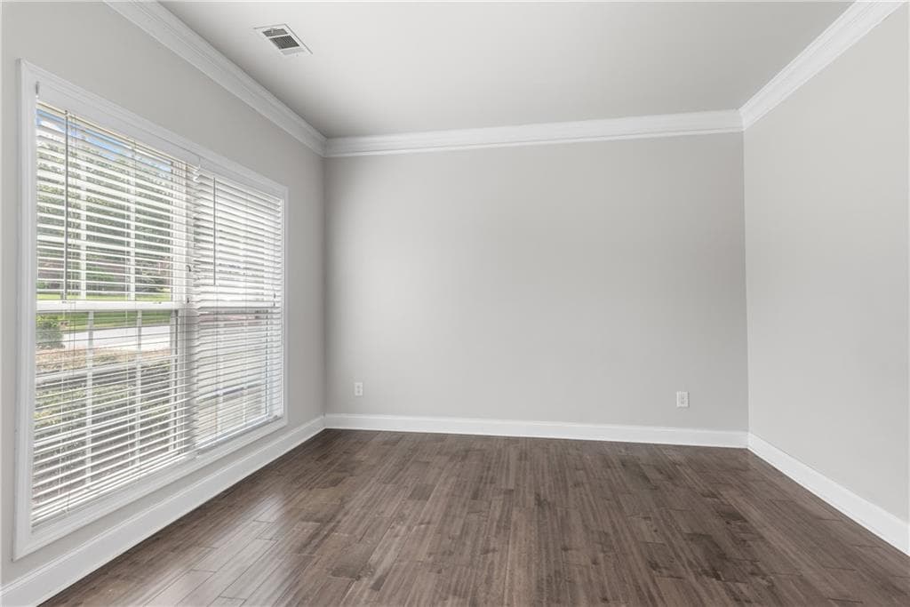 6 bedroom, 3 bathroom, 3,445 sq ft single family residence for rent at 5325 Plymouth Place, Alpharetta, GA 30005 for $3,600 a month — photo 8