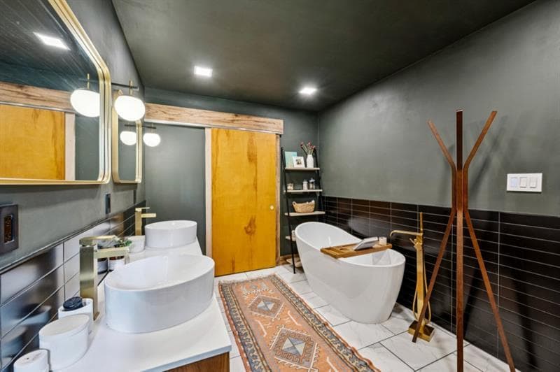 7 bedroom, 4 bathroom, 5,186 sq ft single family residence for sale at 334 Luther Bailey, Senoia, GA 30276 — photo 7
