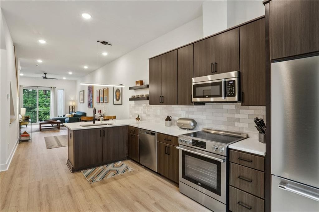 2 bedroom, 3 bathroom, 1,440 sq ft townhouse for sale at 2199 Lenox Road 11, Atlanta, GA 30324 — photo 3