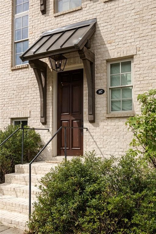 3 bedroom, 3 bathroom, 1,925 sq ft townhouse for sale at 107 Ray Way, Chattahoochee Hills, GA 30268 — photo 2