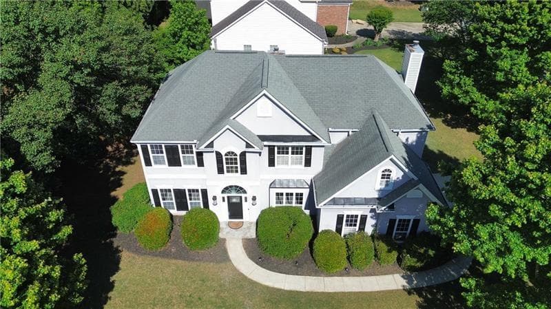 4 bedroom, 3 bathroom, 2,792 sq ft single family residence for sale at 10030 Lauren Hall Court, Alpharetta, GA 30022 — photo 2