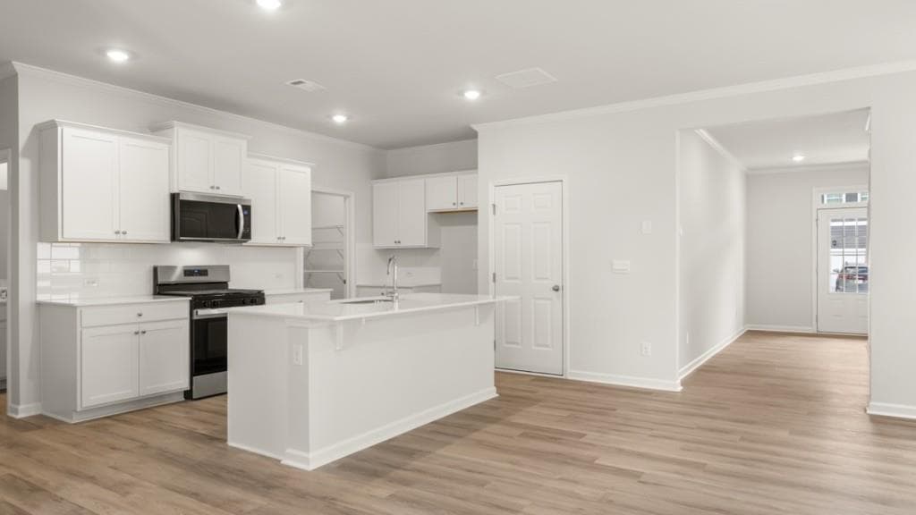 5 bedroom, 3 bathroom, 2,361 sq ft single family residence for sale at 1080 Lost Creek Parkway, Dallas, GA 30132 — photo 7